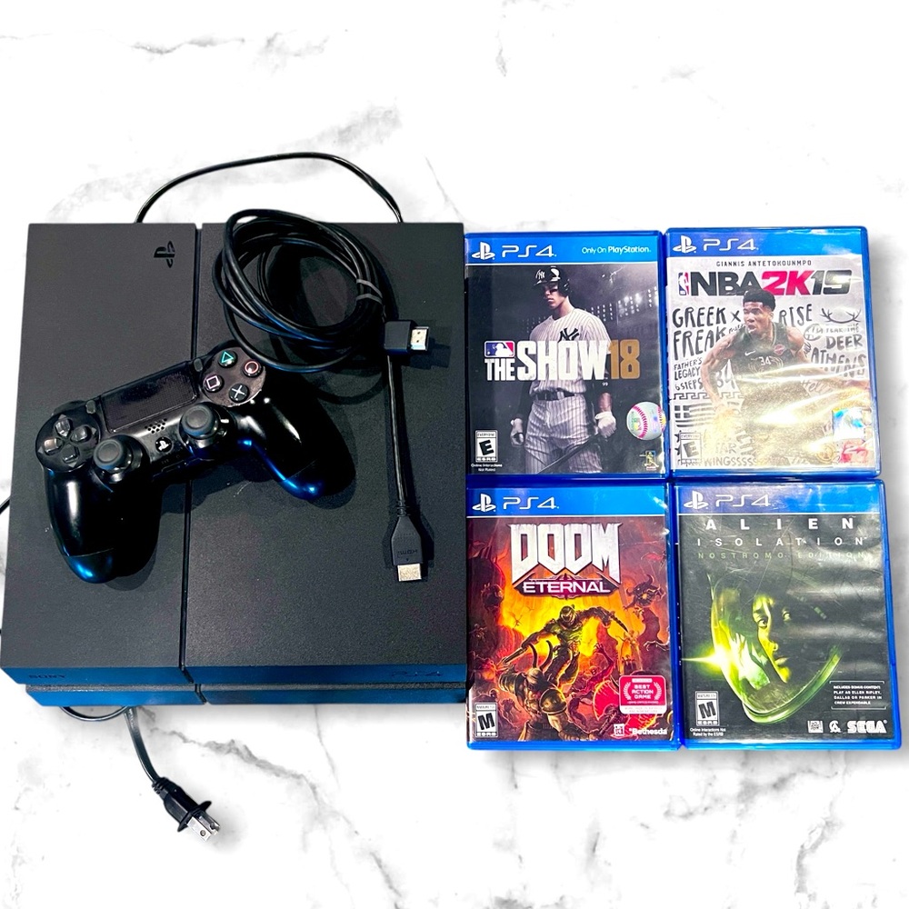Sony PlayStation 4 Console Bundle - Black 500GB